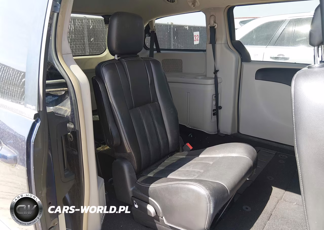 2014 Chrysler Town & Country Touring VIN:2C4RC1BG0ER208763 - 8