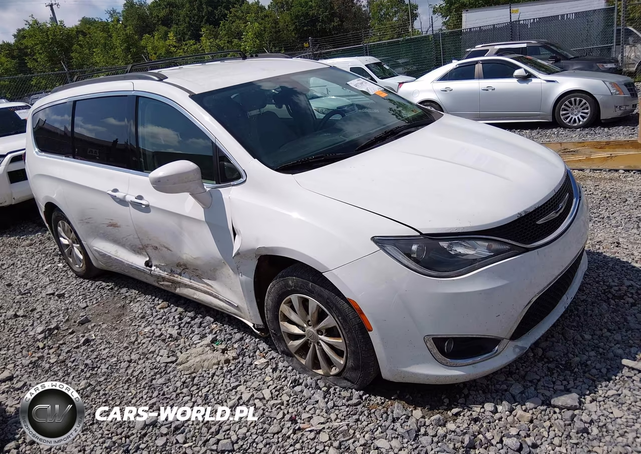 2017 Chrysler Pacifica Touring-L – zdjęcie 1 z 16