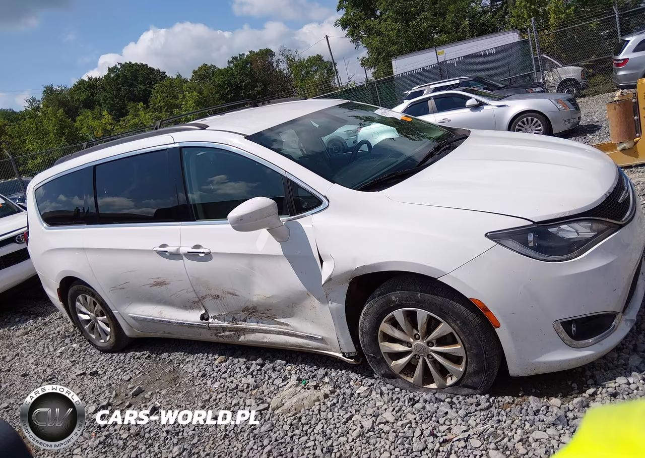 2017 Chrysler Pacifica Touring-L VIN:2C4RC1BG0HR583296 - 13