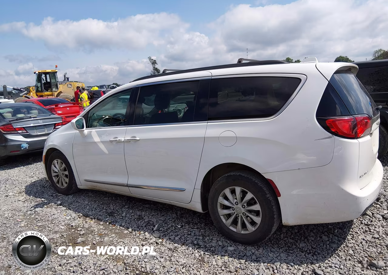 2017 Chrysler Pacifica Touring-L VIN:2C4RC1BG0HR583296 - 14