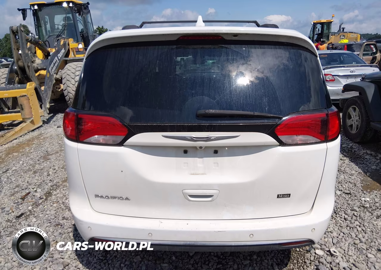 2017 Chrysler Pacifica Touring-L VIN:2C4RC1BG0HR583296 - 16