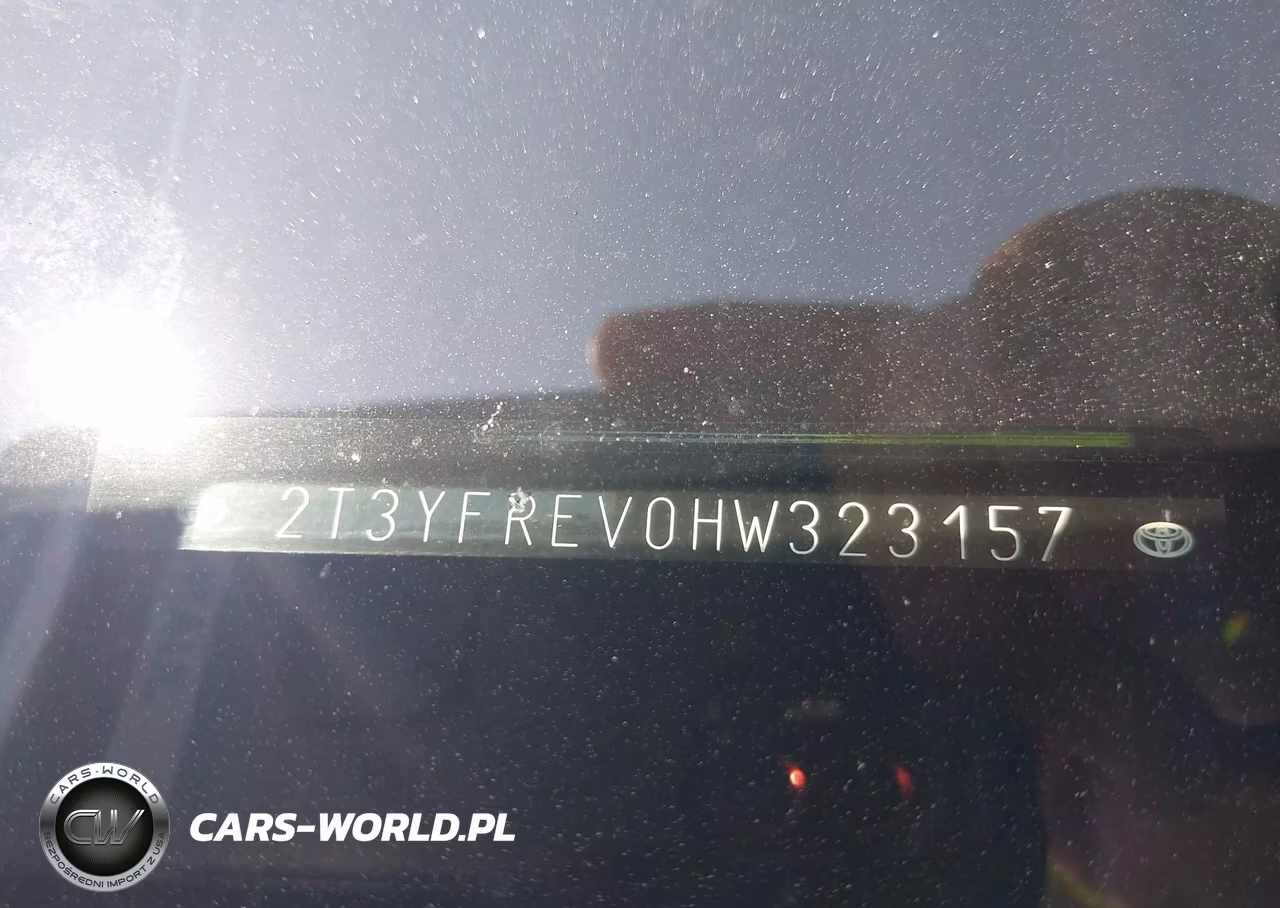 2017 Toyota Rav4 Limited VIN:2T3YFREV0HW323157 - 18