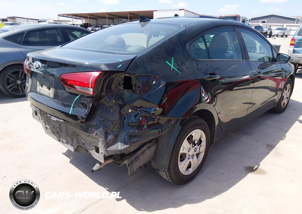 2018 Kia Forte Lx VIN:3KPFK4A79JE181325 - 4