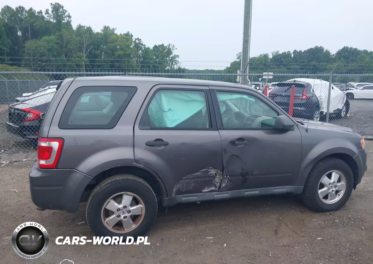 2011 Ford Escape Xls VIN:1FMCU9C74BKB70685 - 13