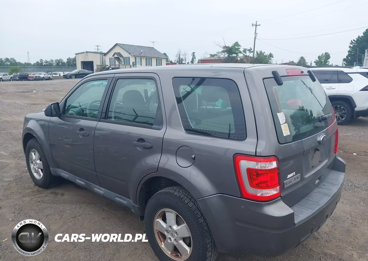 2011 Ford Escape Xls VIN:1FMCU9C74BKB70685 - 3