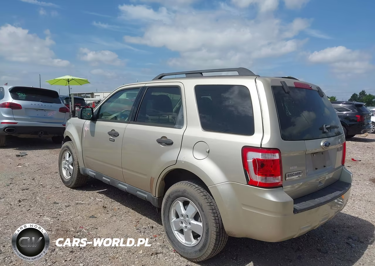 2011 Ford Escape Xlt VIN:1FMCU0D72BKA27180 - 3