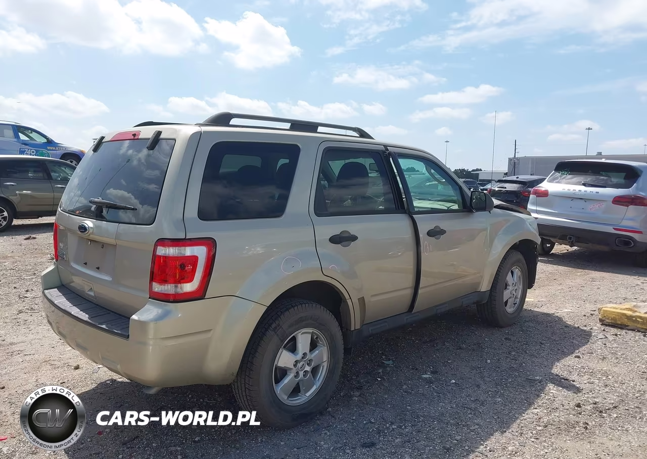 2011 Ford Escape Xlt VIN:1FMCU0D72BKA27180 - 4