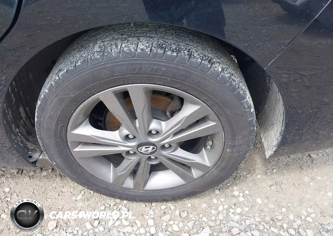 2018 Hyundai Elantra Sel VIN:5NPD84LF7JH347900 - 21