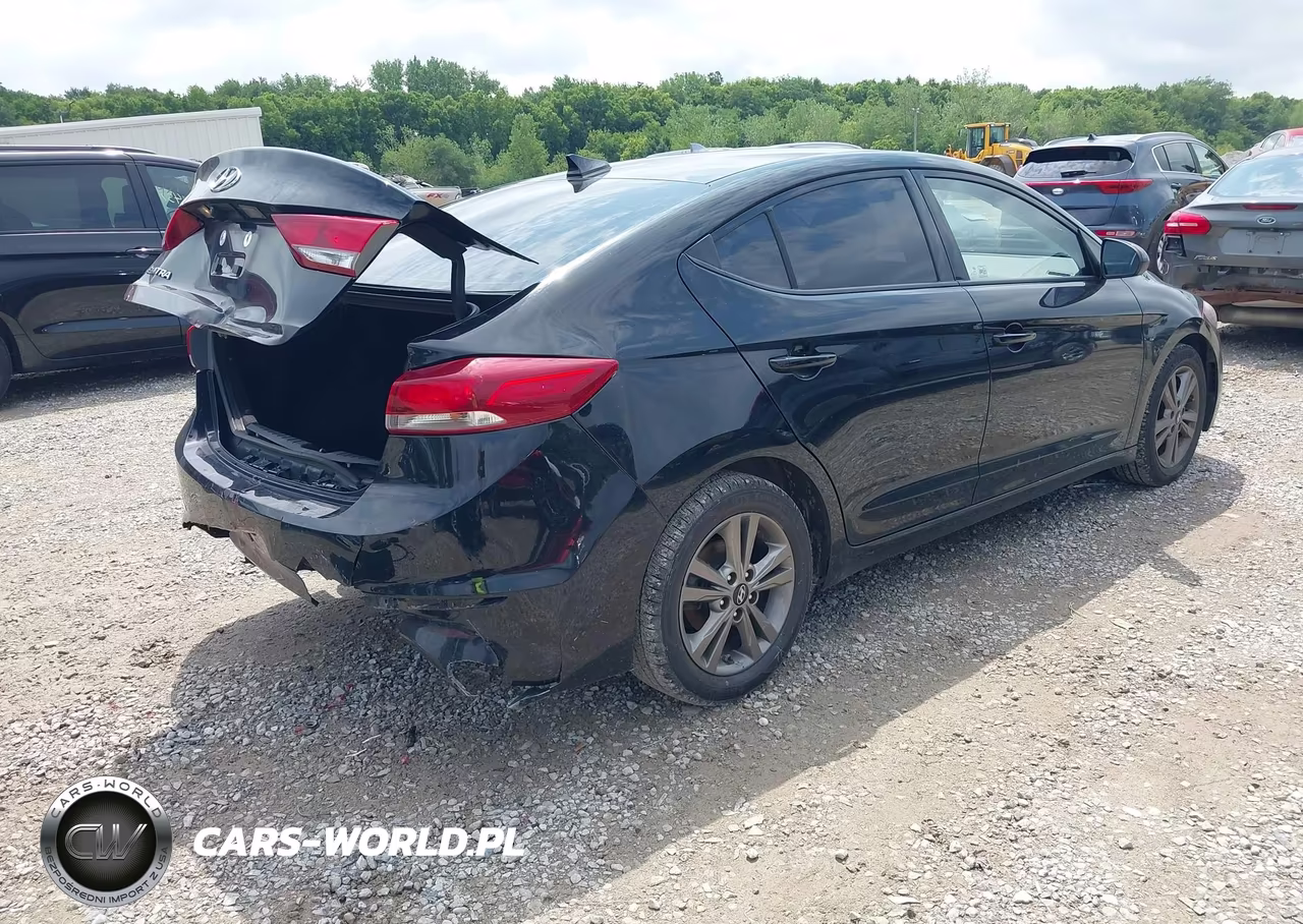2018 Hyundai Elantra Sel VIN:5NPD84LF7JH347900 - 4