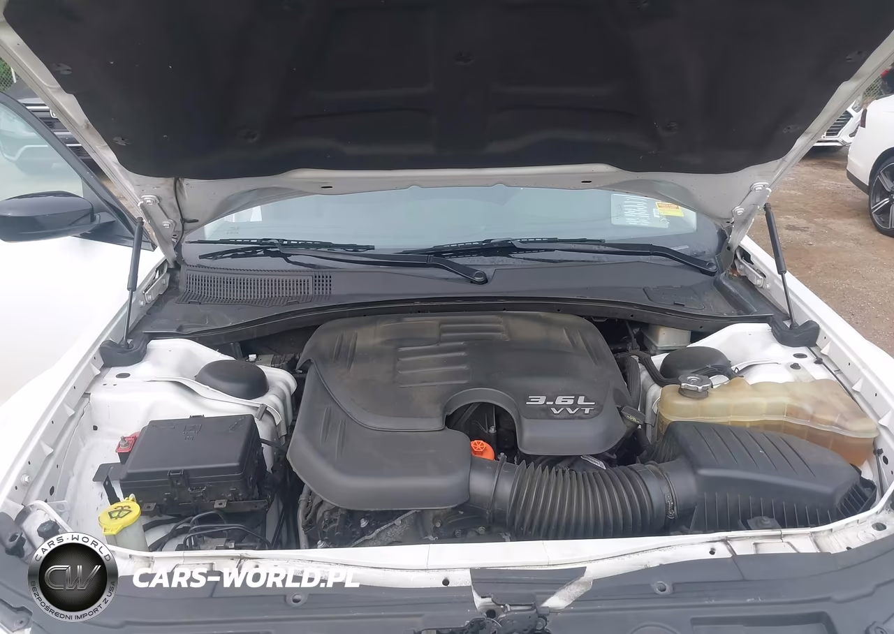 2020 Chrysler 300 Touring VIN:2C3CCAAG7LH128343 - 10