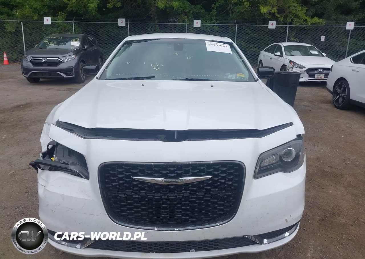 2020 Chrysler 300 Touring VIN:2C3CCAAG7LH128343 - 13