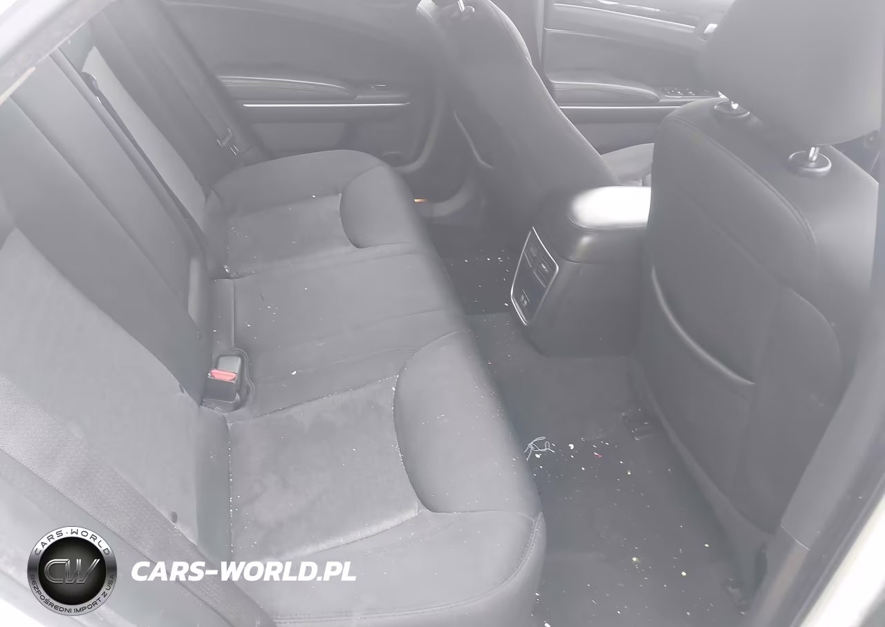 2020 Chrysler 300 Touring VIN:2C3CCAAG7LH128343 - 8