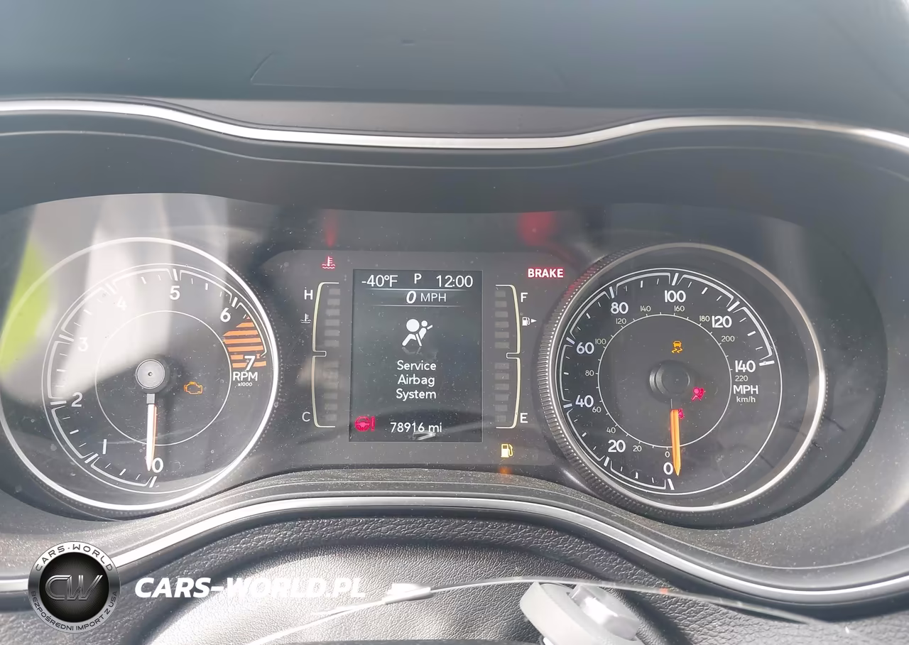 2019 Jeep Cherokee Latitude Fwd VIN:1C4PJLCB7KD405875 - 7