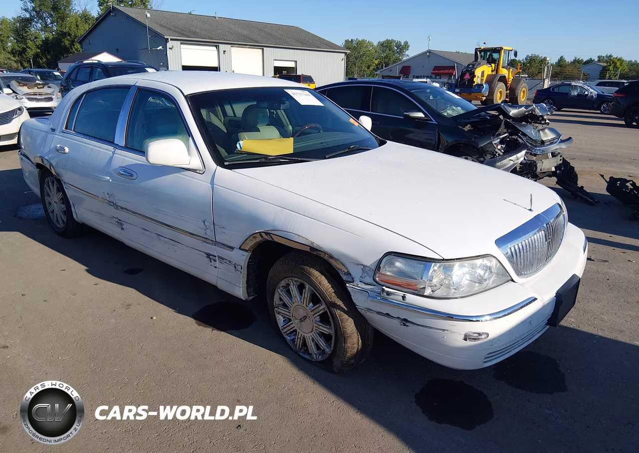 2010 Lincoln Town Car Signature Limited – zdjęcie 1 z 16