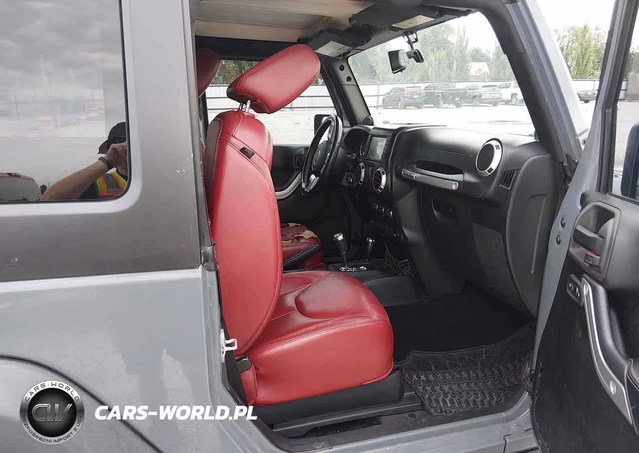 2013 Jeep Wrangler Rubicon 10Th Anniversary VIN:1C4HJWCG8DL683792 - 5