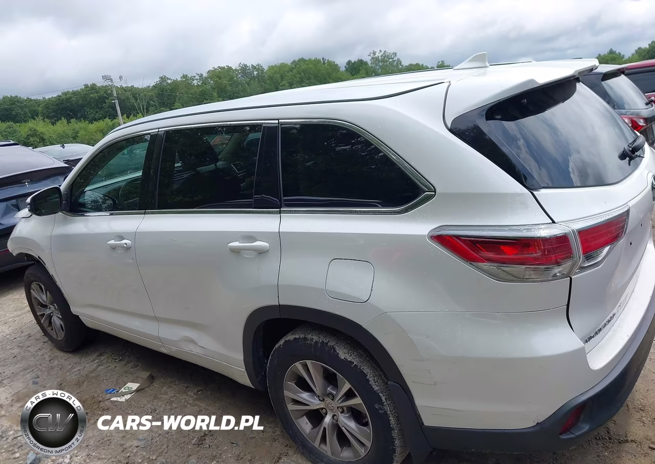 2015 Toyota Highlander Xle V6 VIN:5TDJKRFH2FS138225 - 15