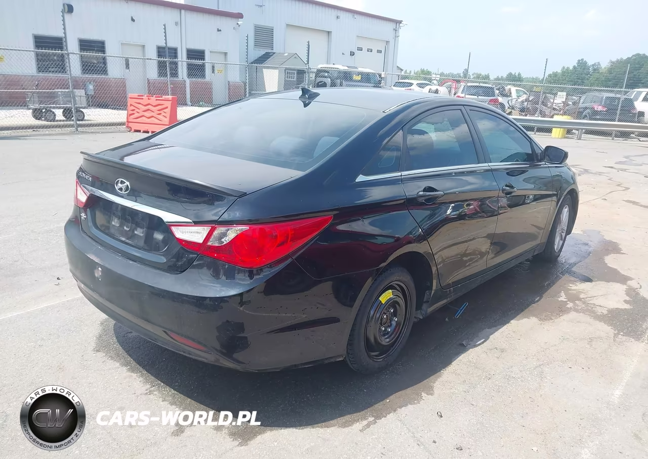 2013 Hyundai Sonata Gls VIN:5NPEB4AC8DH747385 - 4
