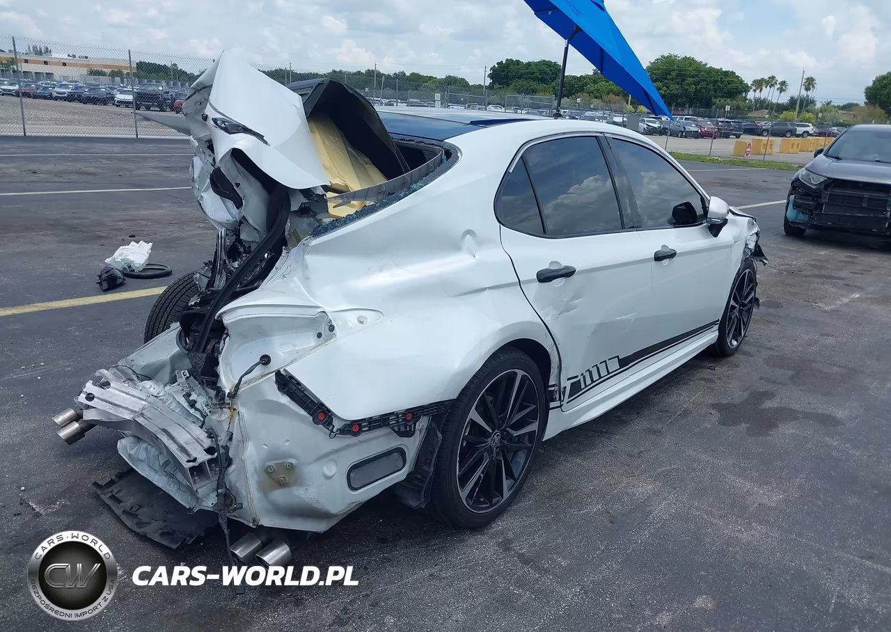 2020 Toyota Camry Xse VIN:4T1K61AKXLU983419 - 4