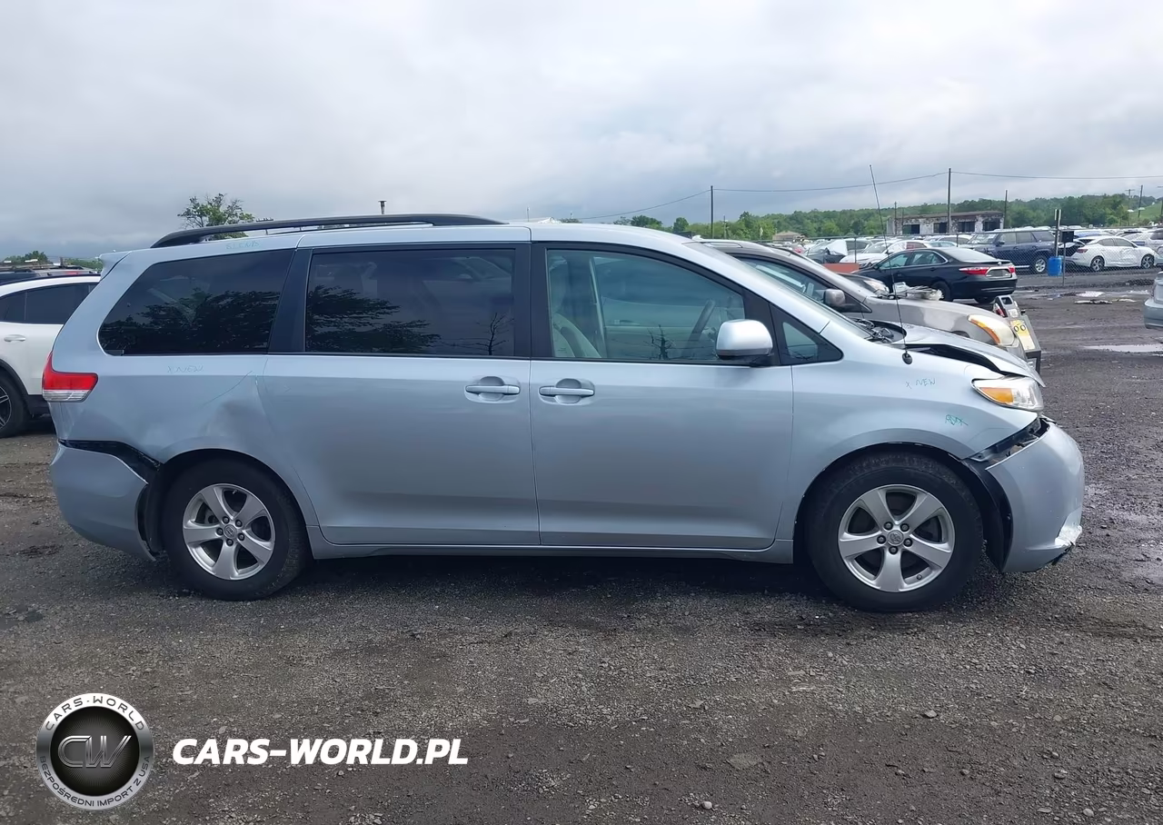 2013 Toyota Sienna Le V6 8 Passenger VIN:5TDKK3DC5DS372073 - 13