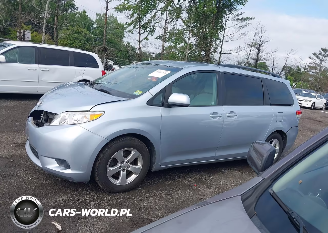 2013 Toyota Sienna Le V6 8 Passenger VIN:5TDKK3DC5DS372073 - 14