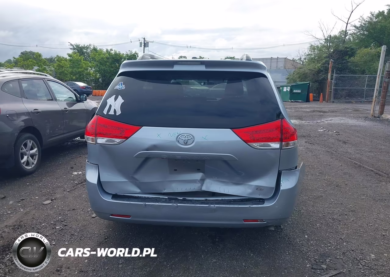2013 Toyota Sienna Le V6 8 Passenger VIN:5TDKK3DC5DS372073 - 16