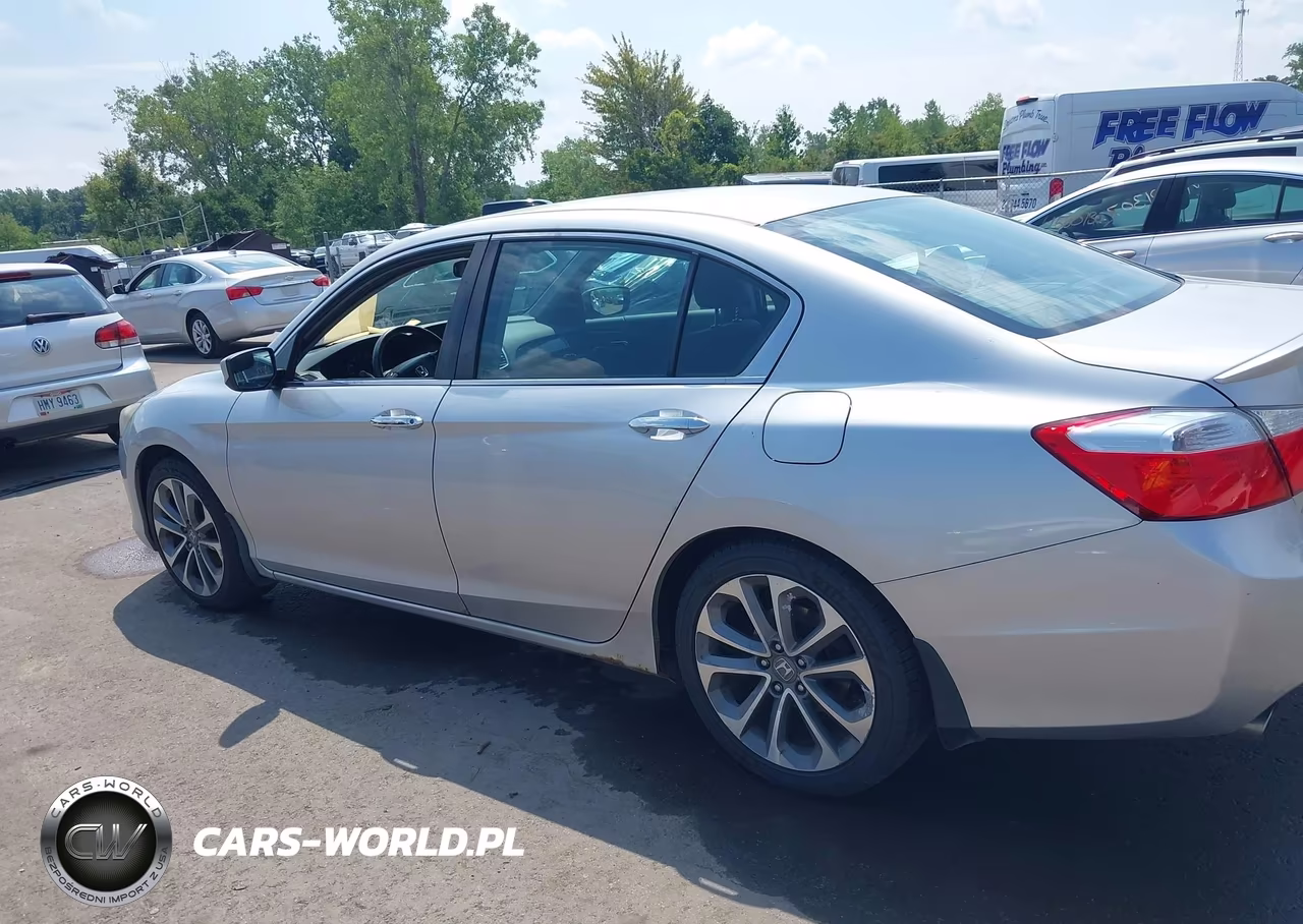 2015 Honda Accord Sport VIN:1HGCR2F52FA139522 - 14