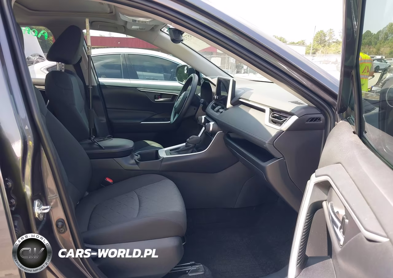 2025 Toyota Rav4 Xle VIN:2T3W1RFV0SC343907 - 5