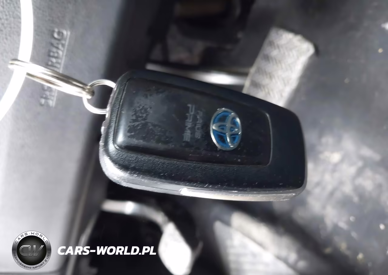 2017 Toyota Prius Prime Advanced VIN:JTDKARFP5H3000973 - 11
