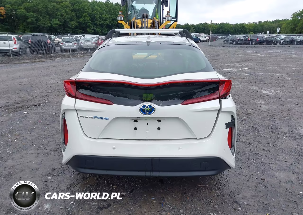 2017 Toyota Prius Prime Advanced VIN:JTDKARFP5H3000973 - 16