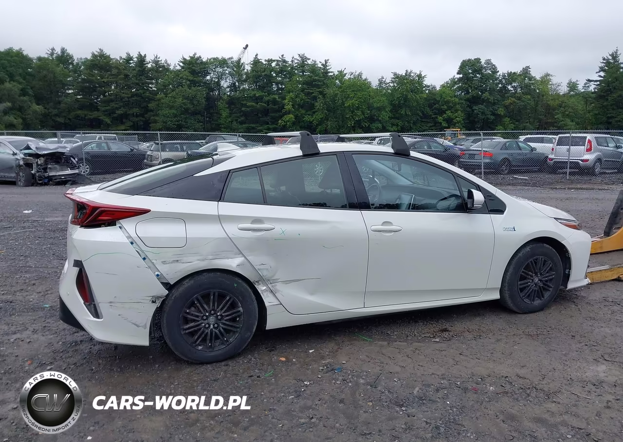 2017 Toyota Prius Prime Advanced VIN:JTDKARFP5H3000973 - 6