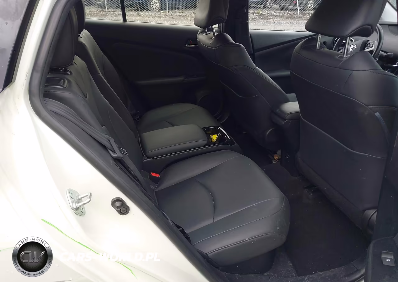 2017 Toyota Prius Prime Advanced VIN:JTDKARFP5H3000973 - 8