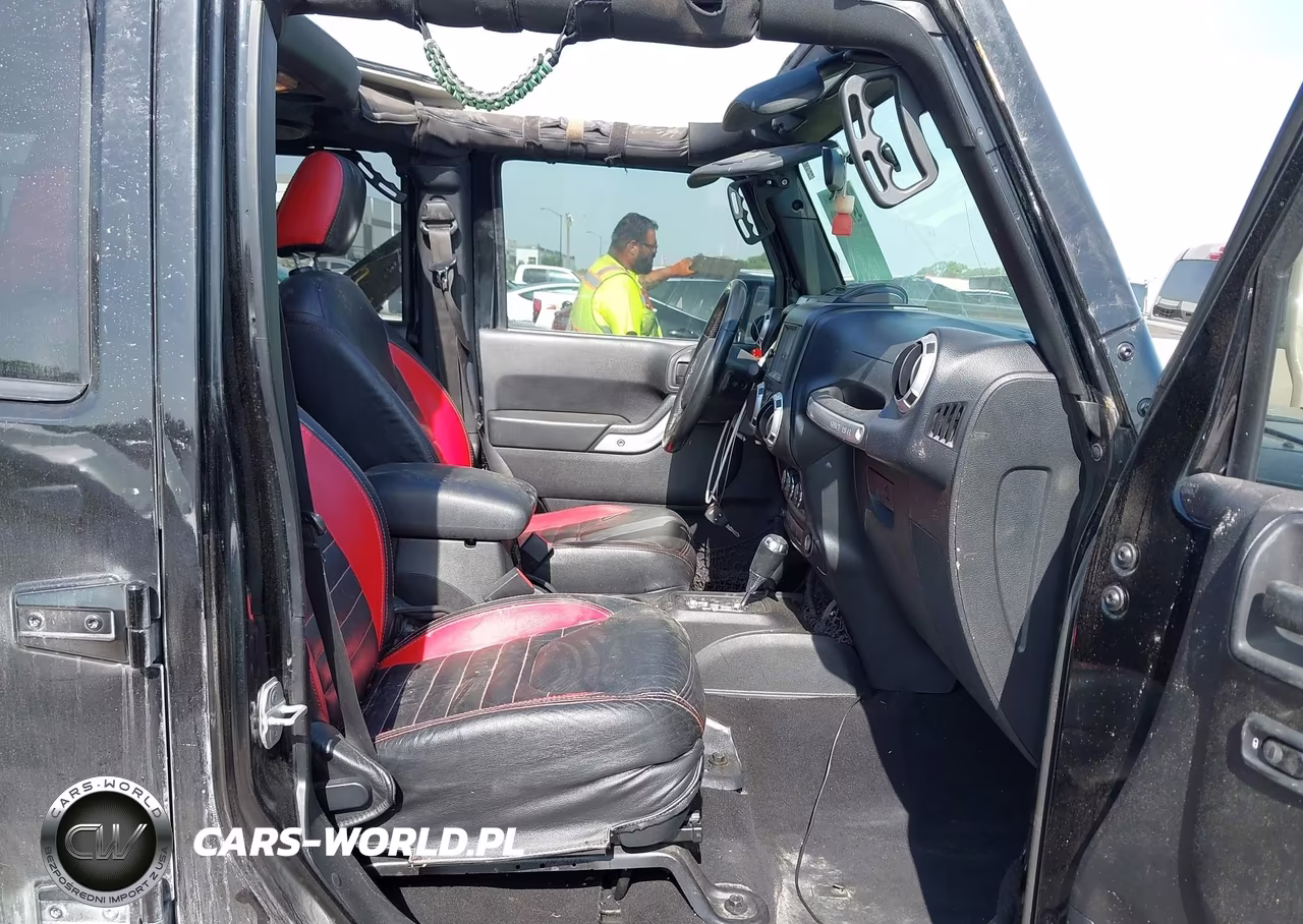 2013 Jeep Wrangler Unlimited Sahara VIN:1C4BJWEG0DL561964 - 5