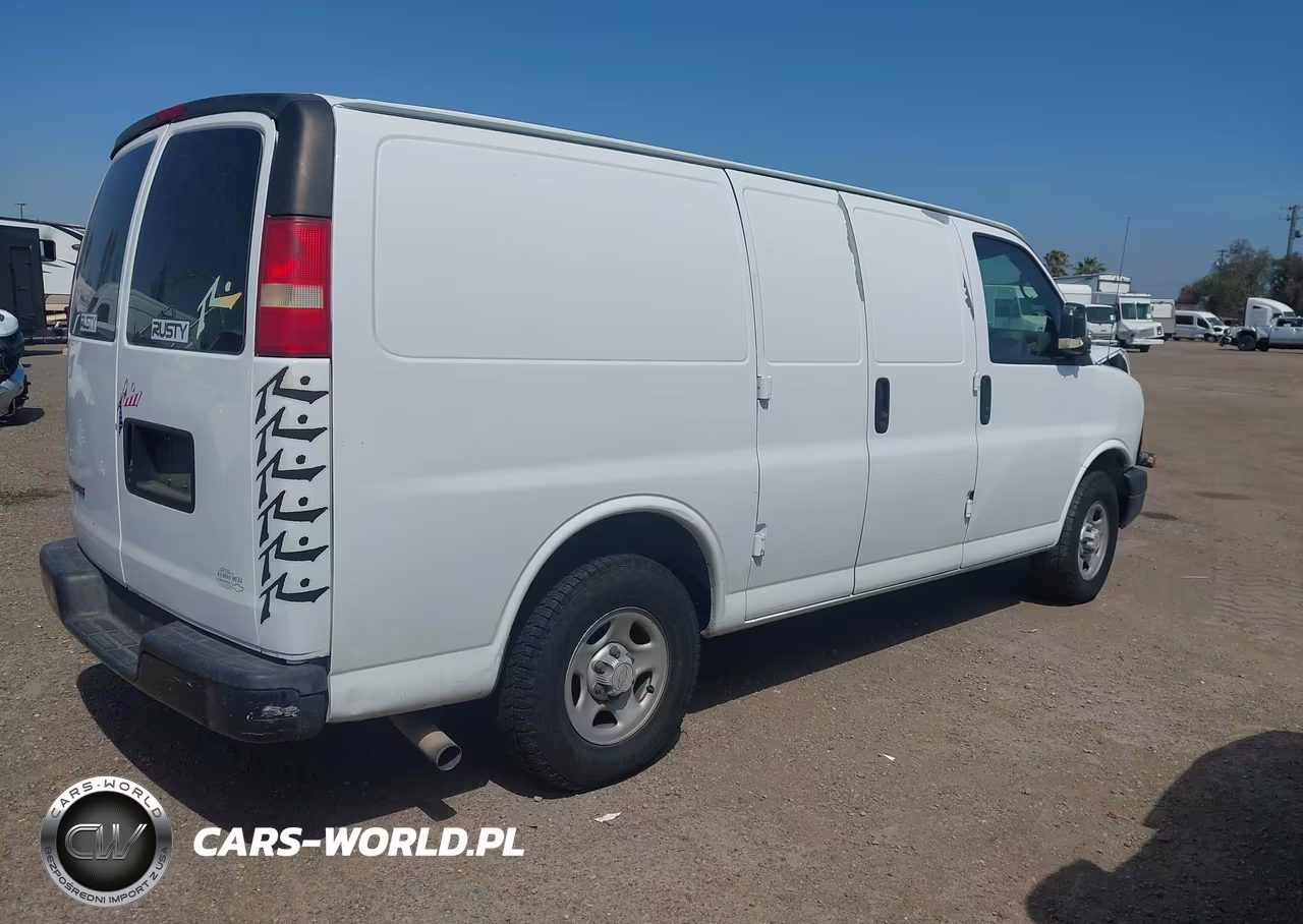 2007 Chevrolet Express Work Van VIN:1GCFG15X671158364 - 4