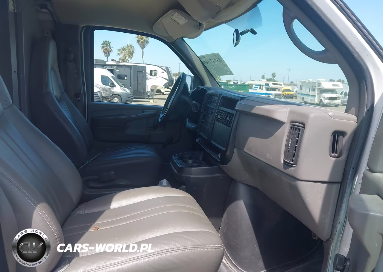 2007 Chevrolet Express Work Van VIN:1GCFG15X671158364 - 5