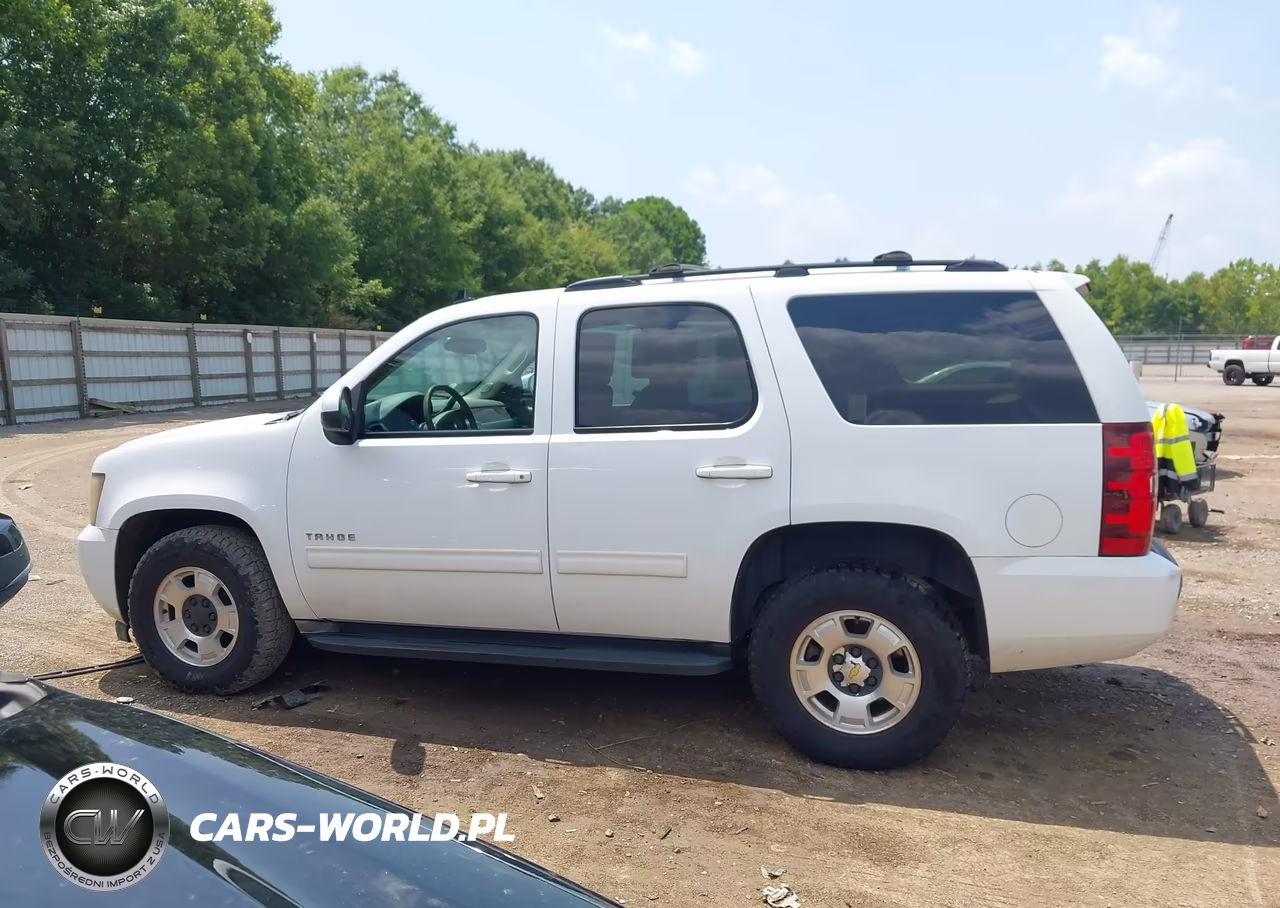 2011 Chevrolet Tahoe Lt VIN:1GNSCBE09BR120132 - 14