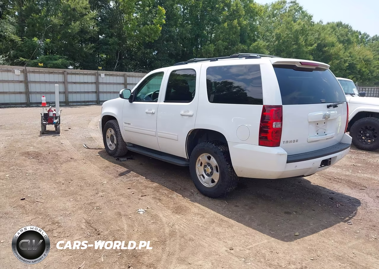 2011 Chevrolet Tahoe Lt VIN:1GNSCBE09BR120132 - 3