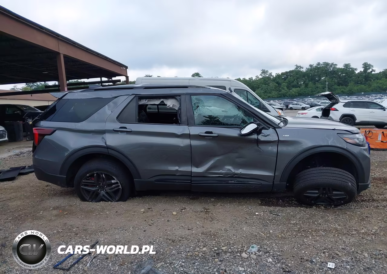 2026 Ford Explorer St-Line VIN:1FMUK8KH3TGB24770 - 13