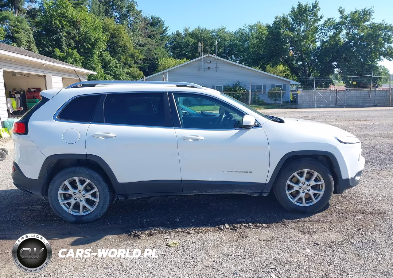 2015 Jeep Cherokee Latitude VIN:1C4PJLCB6FW706678 - 13