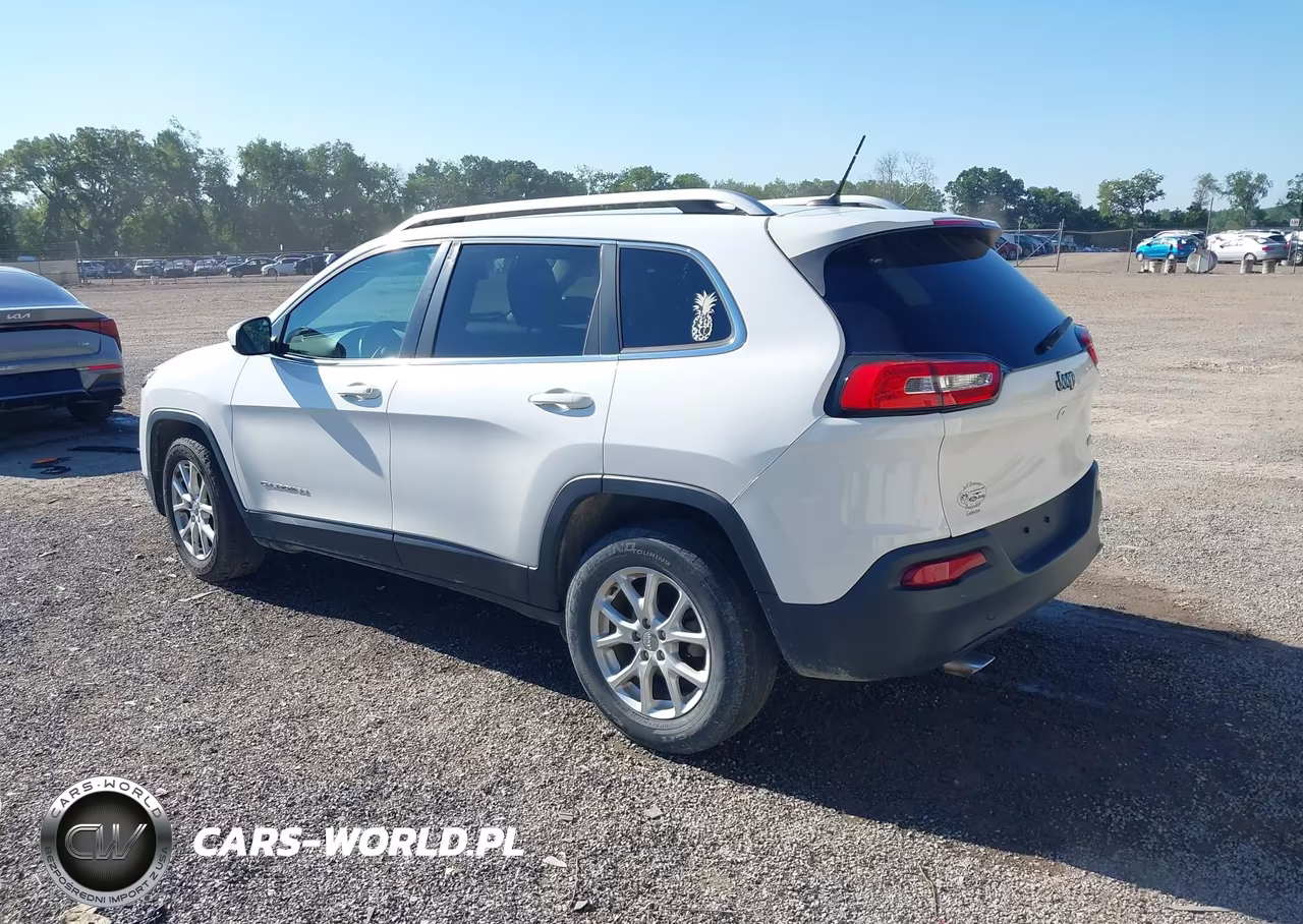 2015 Jeep Cherokee Latitude VIN:1C4PJLCB6FW706678 - 3