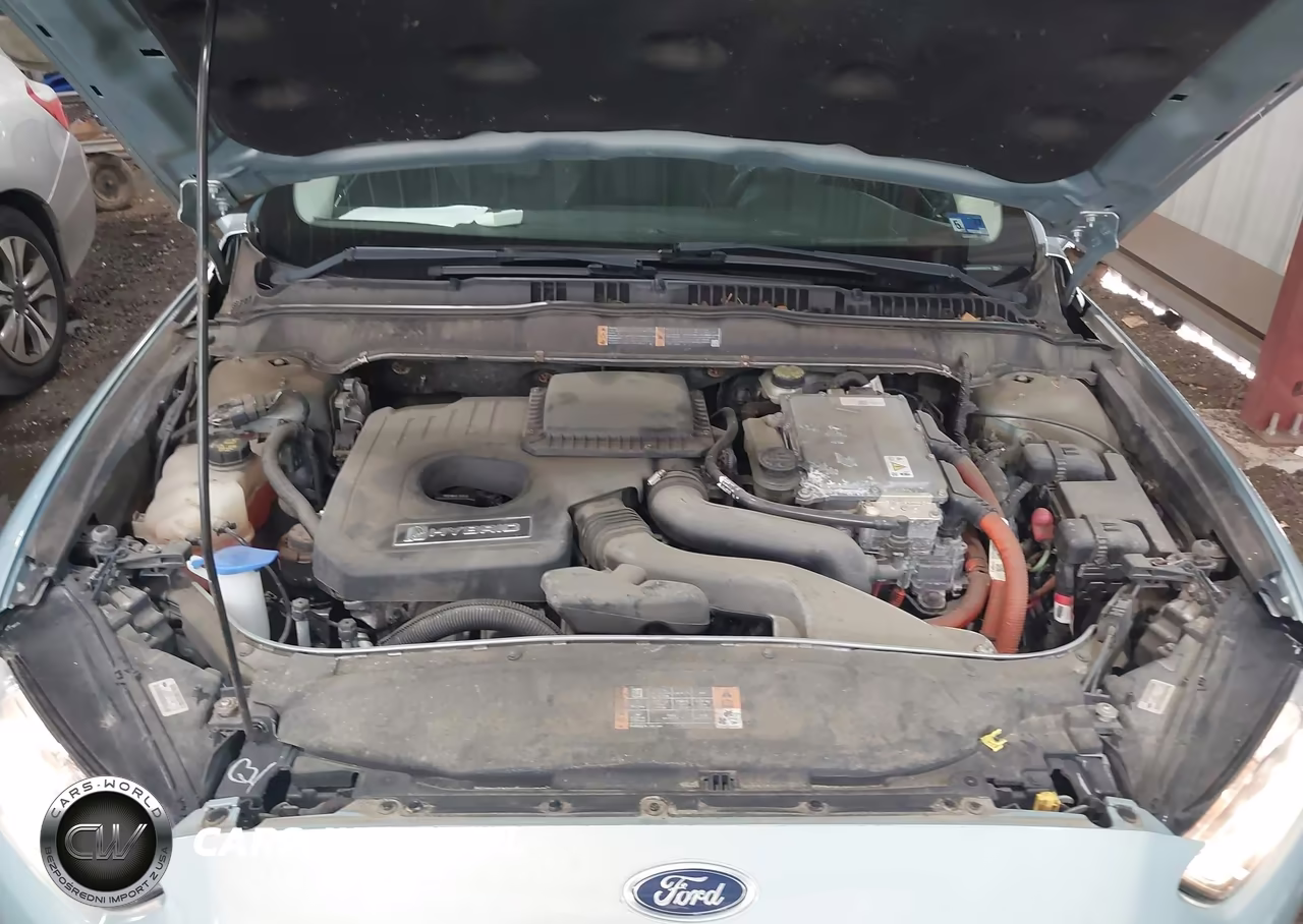 2014 Ford Fusion Hybrid Titanium VIN:3FA6P0RU6ER255714 - 10