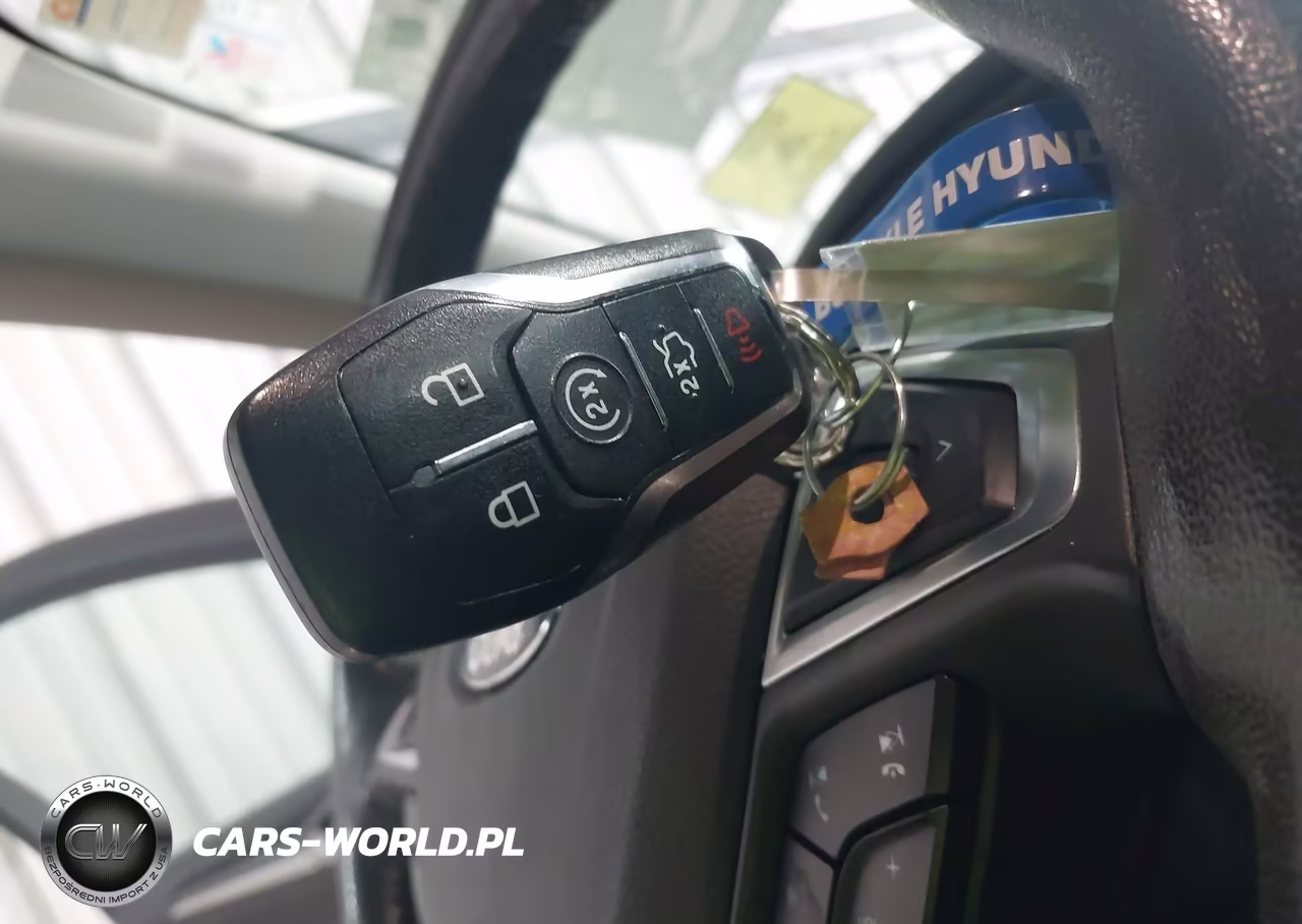 2014 Ford Fusion Hybrid Titanium VIN:3FA6P0RU6ER255714 - 11