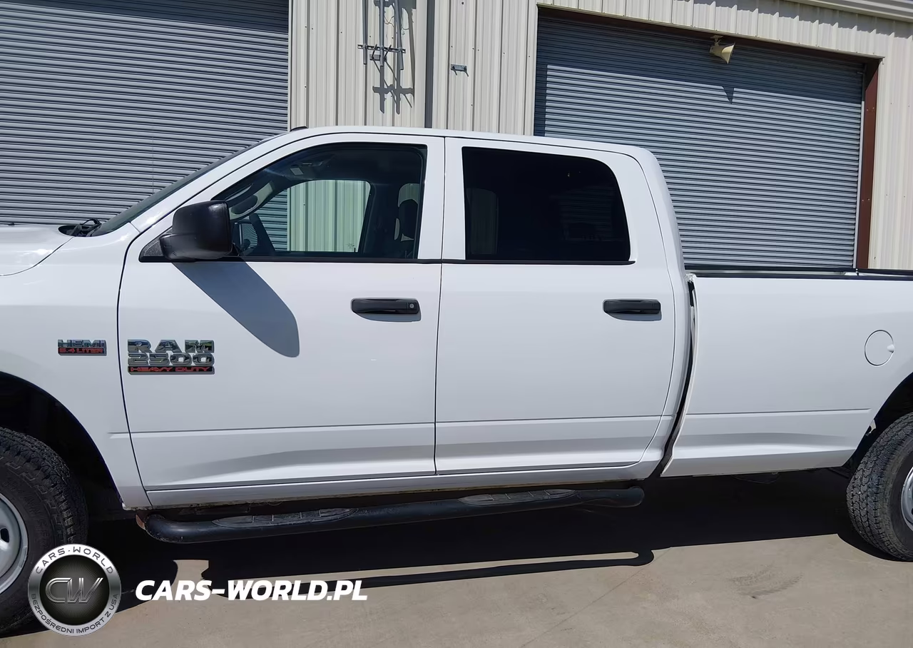 2017 Ram 2500 Tradesman 4X4 8' Box VIN:3C6UR5HJ8HG740041 - 17