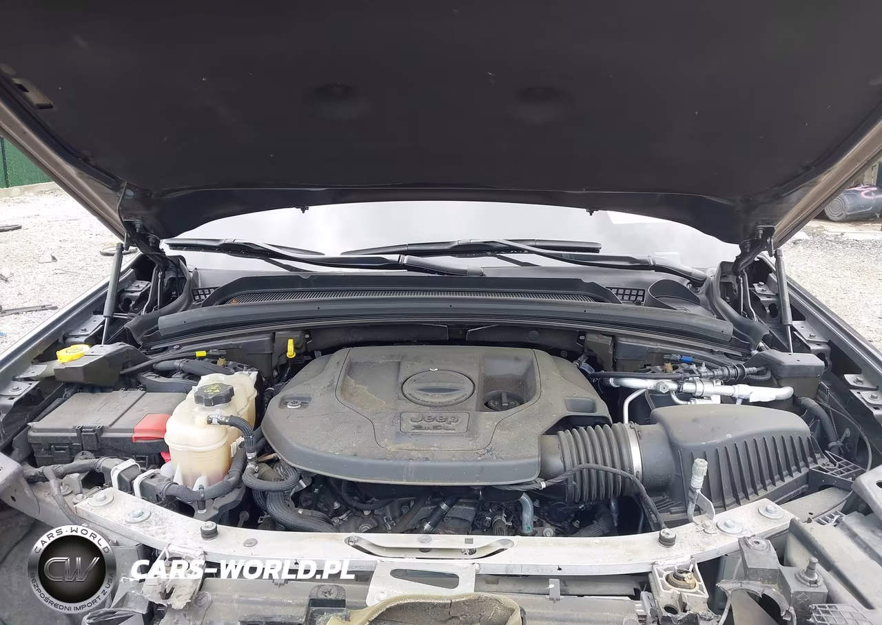 2022 Jeep Grand Cherokee Overland 4X4 VIN:1C4RJHDG3N8590990 - 10