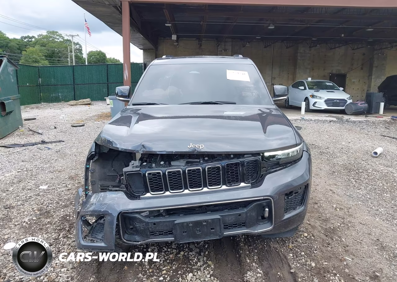 2022 Jeep Grand Cherokee Overland 4X4 VIN:1C4RJHDG3N8590990 - 13