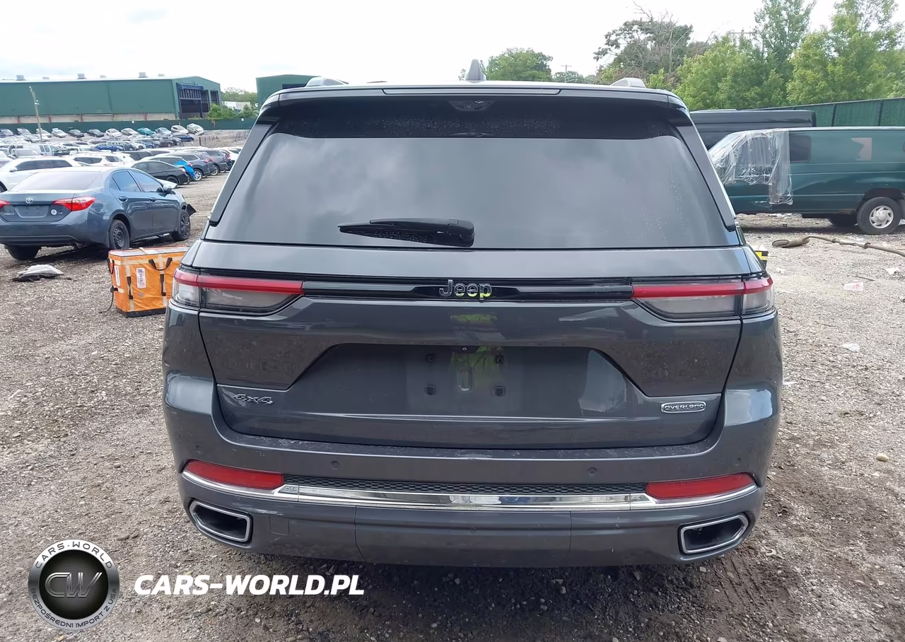 2022 Jeep Grand Cherokee Overland 4X4 VIN:1C4RJHDG3N8590990 - 17