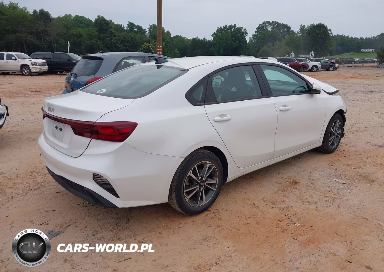 2023 Kia Forte Lxs VIN:3KPF24AD6PE624769 - 4