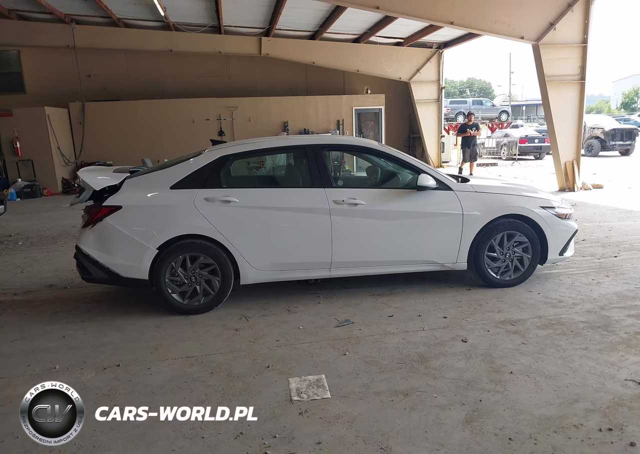 2026 Hyundai Elantra Hybrid Blue VIN:KMHLM4DJXTU189955 - 13