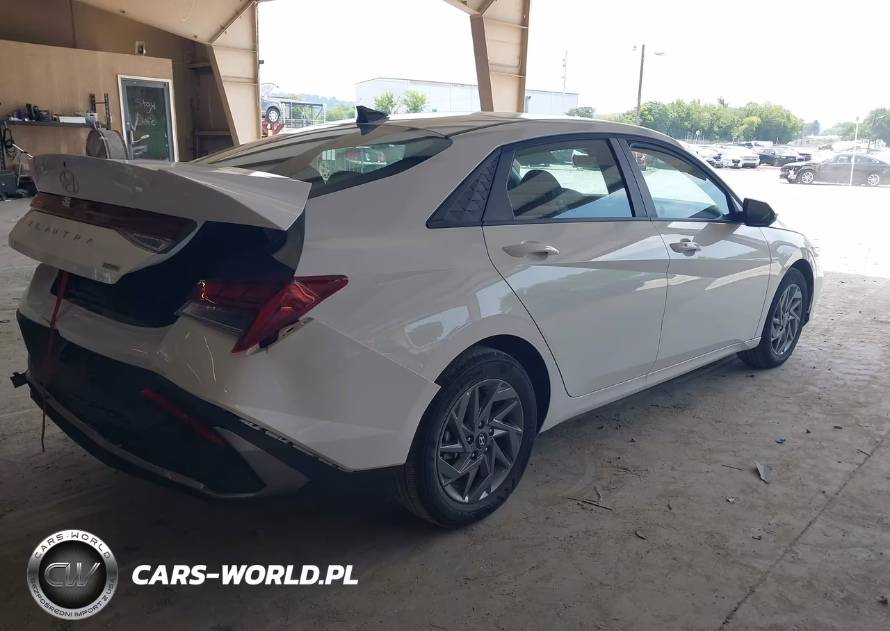 2026 Hyundai Elantra Hybrid Blue VIN:KMHLM4DJXTU189955 - 4
