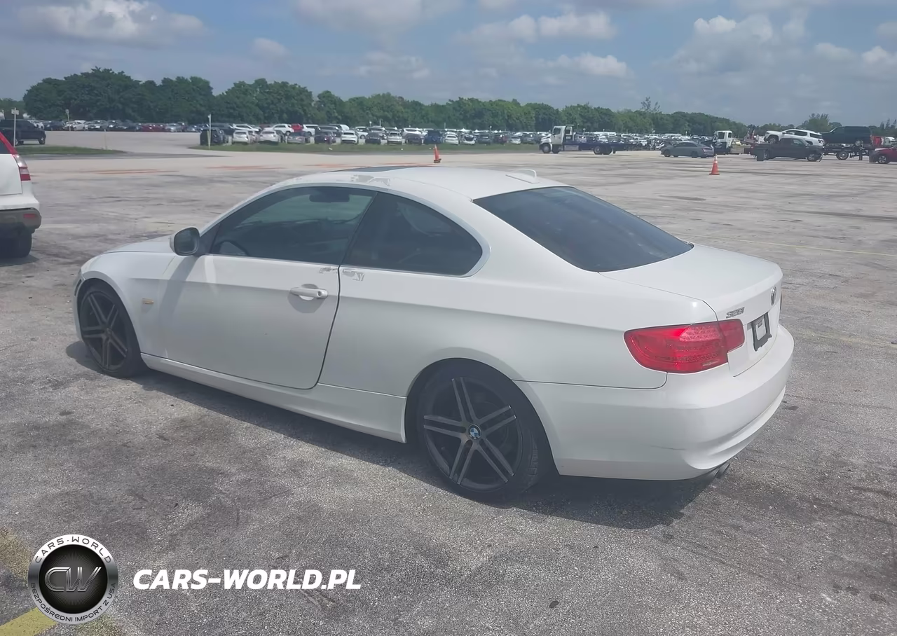 2011 BMW 328I VIN:WBAKE5C55BE432262 - 3