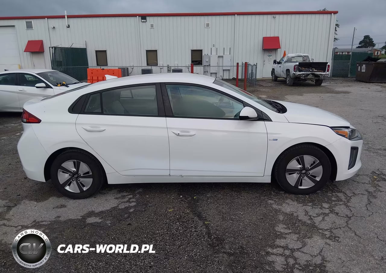 2020 Hyundai Ioniq Hybrid Blue VIN:KMHC65LC7LU232554 - 18